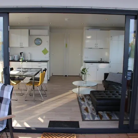 Floating 44 In - Boot 5