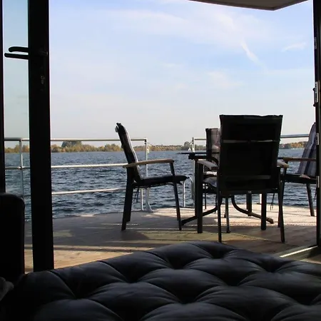 Floating 44 In - Boot 5 Xanten